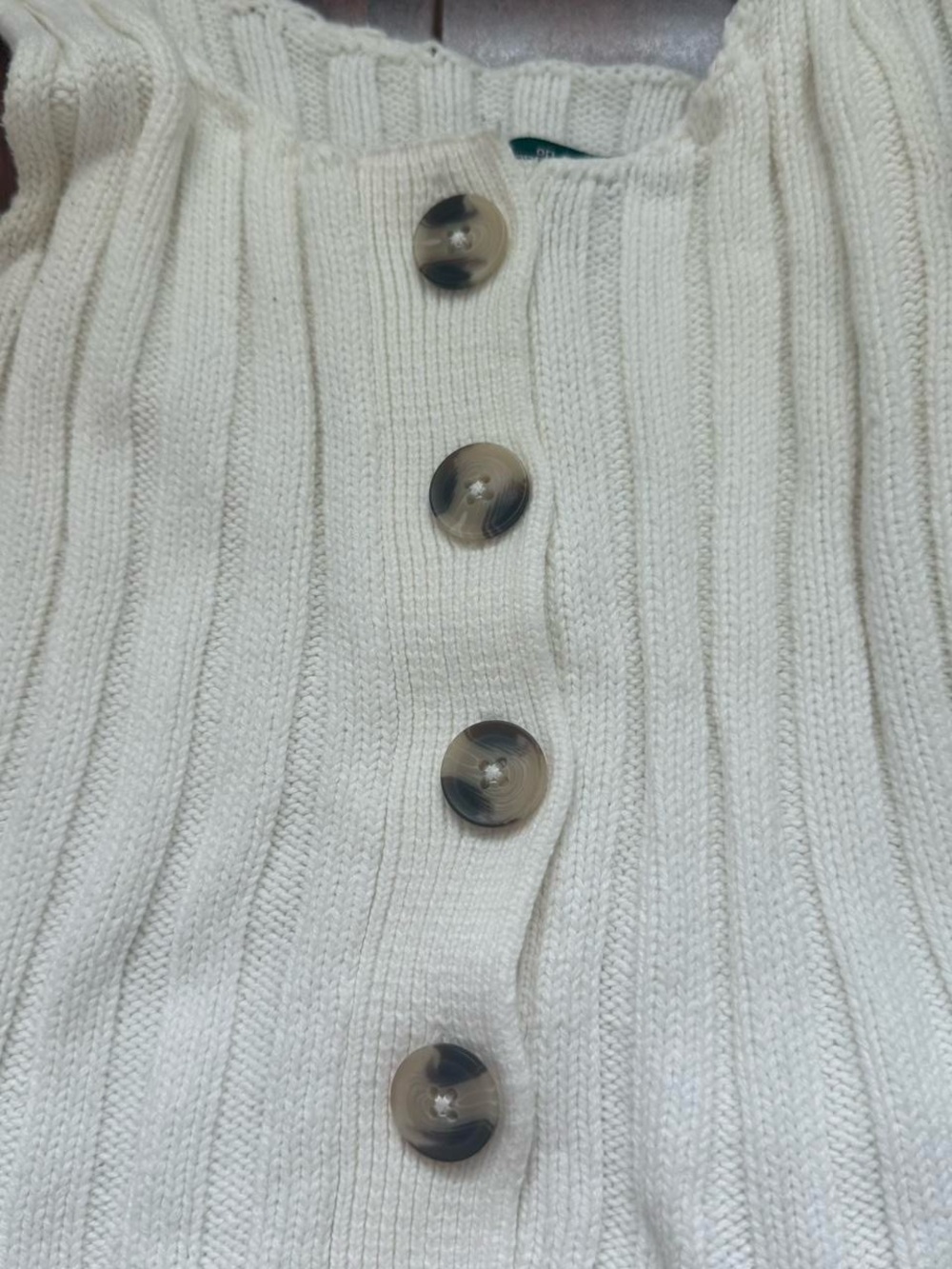 Button-Front Knit Tank Top - Picture 2 of 4